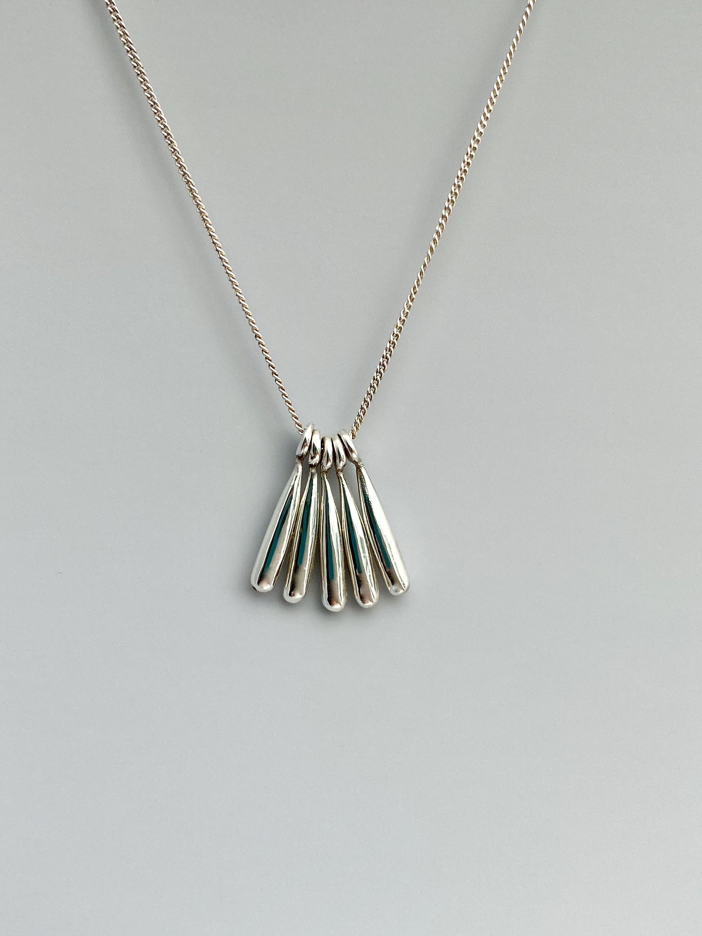 Silver pendant necklace