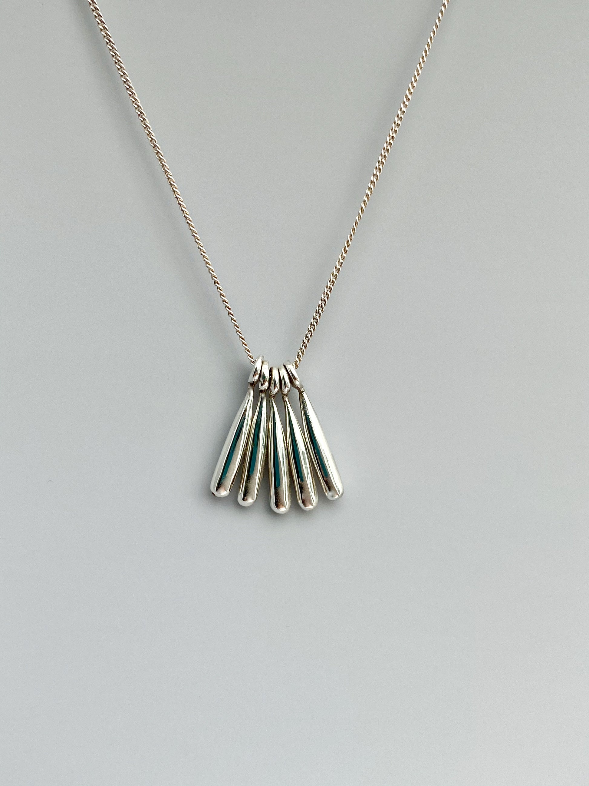 Silver pendant necklace